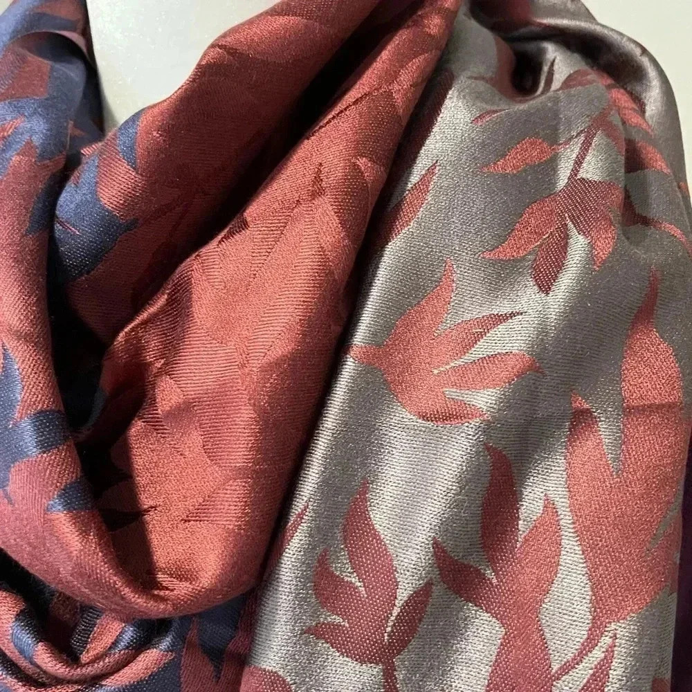 Leaf Pattern Scarf - Picture 5 of 6